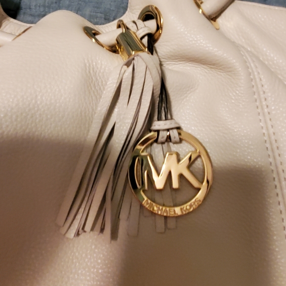 Michael Kors Handbags - Micheal kors ring tote bag